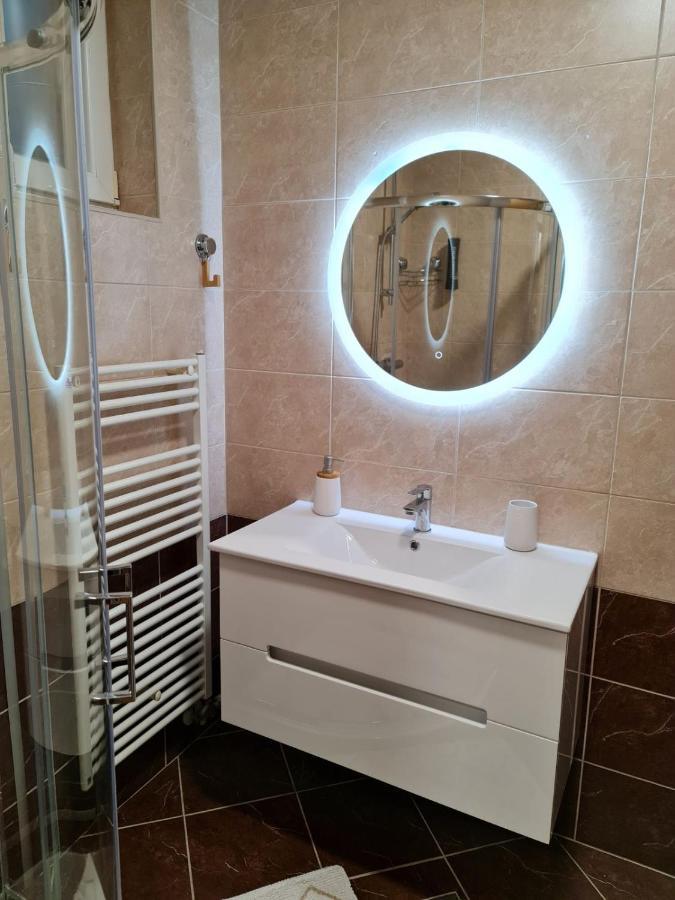 Apartman Vinyl - Self Chek-In Osijek Eksteriør billede
