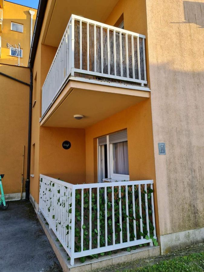 Apartman Vinyl - Self Chek-In Osijek Eksteriør billede
